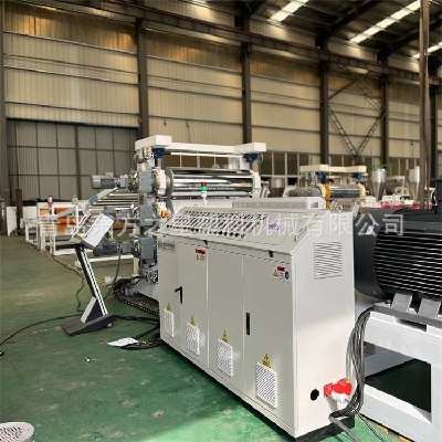 நெகிழ்வான தாள் உற்பத்தி: நிபுணத்துவ SPVC நெகிழ்வான தாள் உற்பத்தி வரி நவீன கால்நடைகள் மற்றும் கட்டுமானப் பொருட்கள் மேம்பாட்டை மேம்படுத்துகிறது